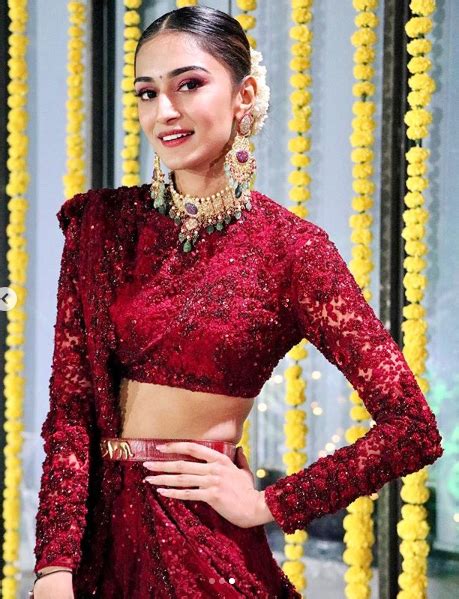 Erica fernandes has a rather unique style. Why Erica Fernandes is Queen of Instagram? - JustShowBiz