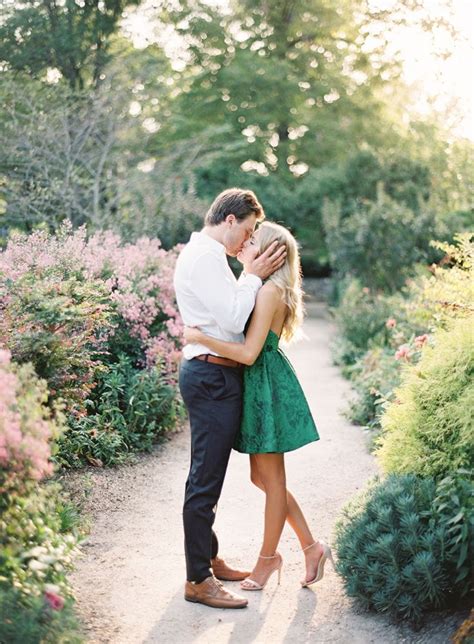Picture Of Cool Spring Engagement Photo Ideas 23