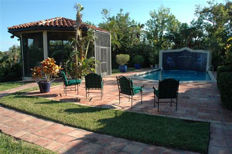 Burt reynolds, once the biggest box office star in the world, has a history of tax troubles and bankruptcy and now faces foreclosure on his florida home. Slashed Price for Burt Reynolds' Palm Beach County Home ...