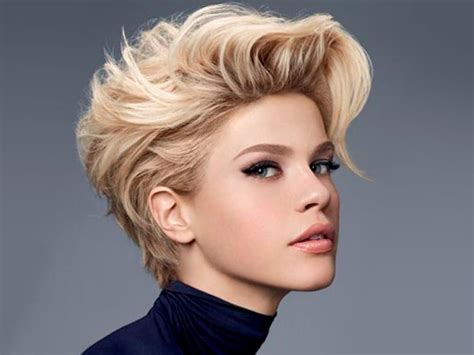 Check out these short hairstyles for women that will inspire you to call your stylist asap. Short Haircuts For Women 2018 23 - Latest Hairstyles 2020 ...