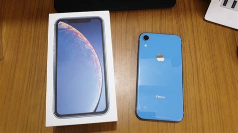 Apple Iphone Xr Unboxing And First Boot Youtube