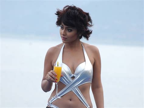 Best 50 Stunning Pictures Of Shreya Saransizzling Shreyas Glamorous