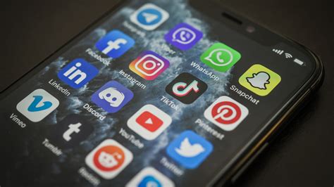 How To Use The App Library On iPhone In iOS 15