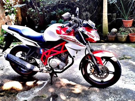 Vixion Merah Hitam