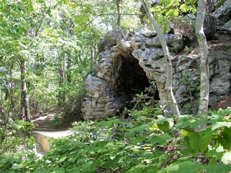 Torys Den Is A Little Known Cave In North Carolina