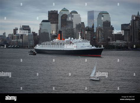 The Qe2 Sails Out Of New York Harbour For The Last Time In A Tandem Crossing With The Queen