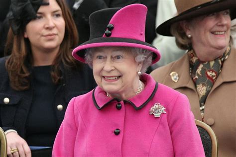 März 2002 in windsor) war die gemahlin könig georgs vi. Queen Elizabeth: Diese Band hört die Queen zum Essen ...