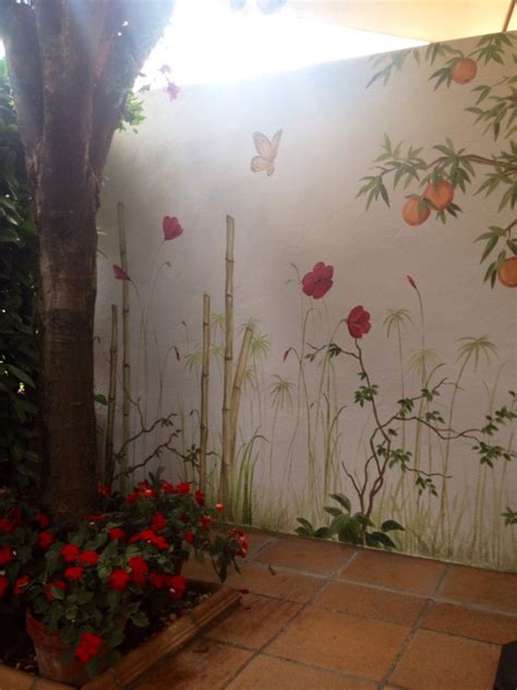 La innovación en la decoración de tu casa es el pilar principal que te hará diferente a los demás. Mural pintado a mano by . WWW.carolmoreno.com | Murales ...