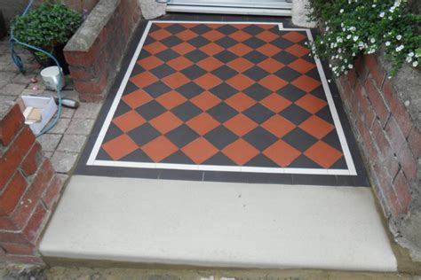 Rounded yorkstone steps and victorian black and white mosaic tile path, classic front garden restoration work in london. York Stone front door steps London - Tile restoration ...