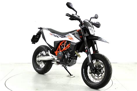 A device that could invoke feelings like no other. KTM 690 SMC R ABS - Neu Motorräder - Moto Center Winterthur