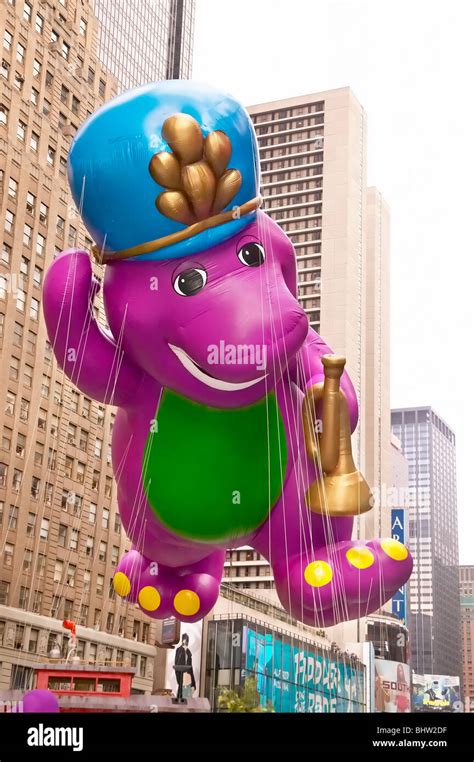 Barney At The Macys Thanksgiving Day Parade Stock Photo Alamy