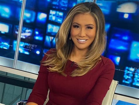 Top 10 Hottest Female News Anchors In The World