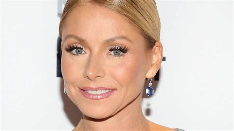 Kelly Ripa Looks Unrecognisable With Pink Hair And Its So Short