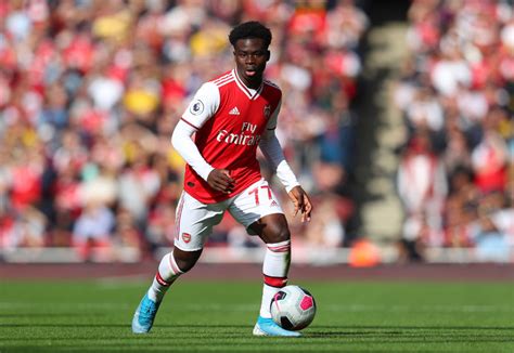 Bukayo saka plays for english league team arsenal and the england national team in pro evolution soccer 2021. Arsenal perto de fechar contrato de cinco anos com Bukayo Saka