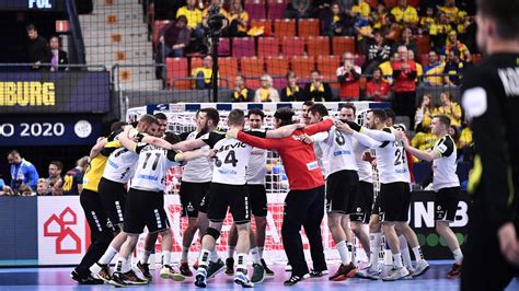 Petersburg das achtelfinale gegen die schweiz mit 3. Handball-EM: Die Schweizer Spieler glauben an ein Wunder ...