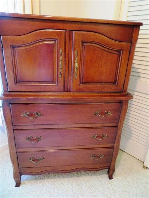 Tv stands & entertainment centers : Bedroom suite including 2 very fine Drexel dressers. Long ...