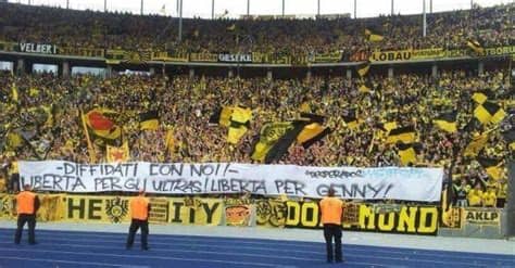 37 фраз в 16 тематиках. Genny 'a carogna, anche in Germania lo striscione ...