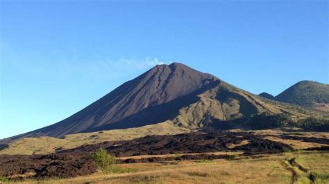 Asómate Al Cráter De Pacaya El Volcán Más Activo De La República De