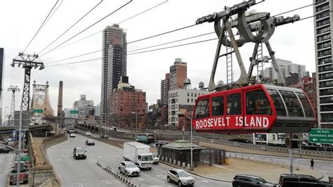 Riding The Roosevelt Island Tramway In New York City Youtube