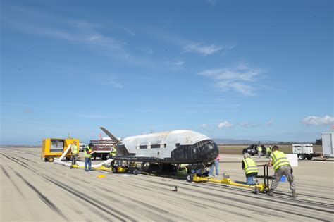 Mysterious X 37b Military Space Planes Landing In Photos Space