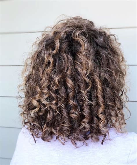 These Are Painted Curly Highlights To Brighten Up Your Natural Textured