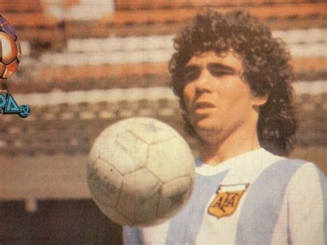 He played as a defensive left back early in his career, and later as a wing back. Opiniones de alberto tarantini
