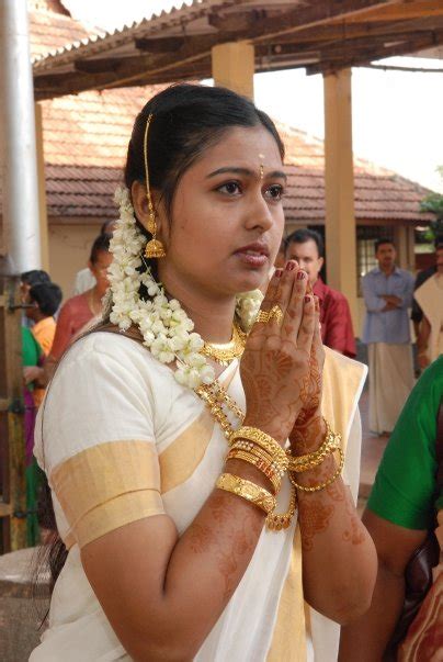 Beautiesinsarees Kerala Girls In Cute Saree Pics Pictures Wallpapers Photos Stills
