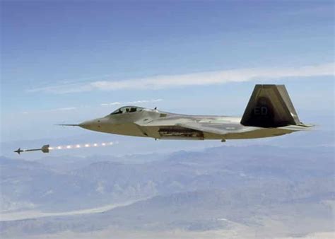 The run is 4 seconds!! Lockheed Martin F-22 Raptor - US Air Force Top Jet Fighter