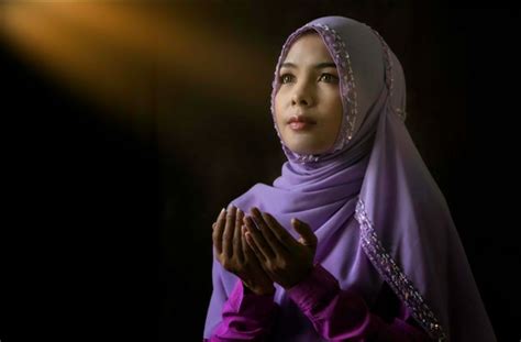 Seperti diketahui, umat muslim segera menyambut bulan suci ramadan 2021 atau 1442 hijriah. Niat Mandi Keramas Puasa Bulan Rajab : Bacaan Niat ...
