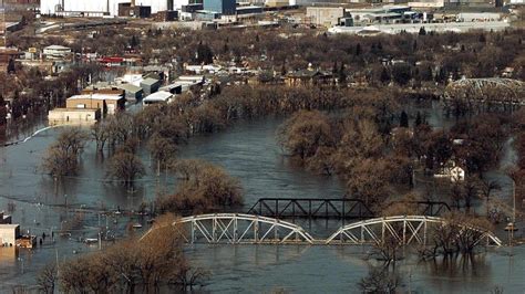 20 Years After Epic Flood Red River Towns No Longer Dread The Spring