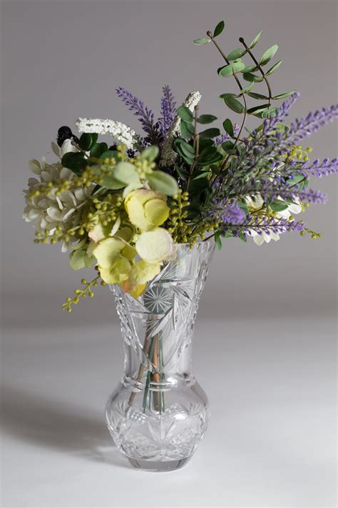 Vintage Crystal Glass Vase Elegant Flower Vase Modern Home Decor T For Mom Floral