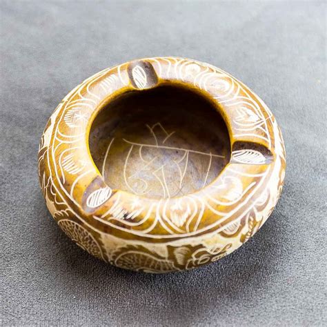 unique handmade t from nepal resin souvenir ashtray thamel shop