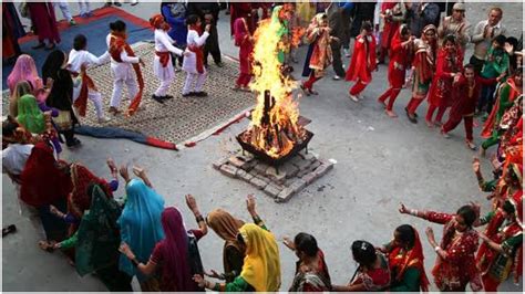 Happy Lohri 2020 Date Shubh Muhurat History Significance Of Lohri