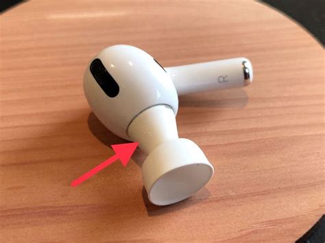 How To Wear Apple Airpods Correctly Fashion Buzz