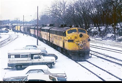 Railpicturesnet Photo Cnw 219 Chicago And North Western Railroad Emd F7