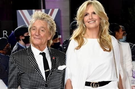 Rod Stewarts Wife Penny Lancaster Is A Cop And Hes Not Happy About It You