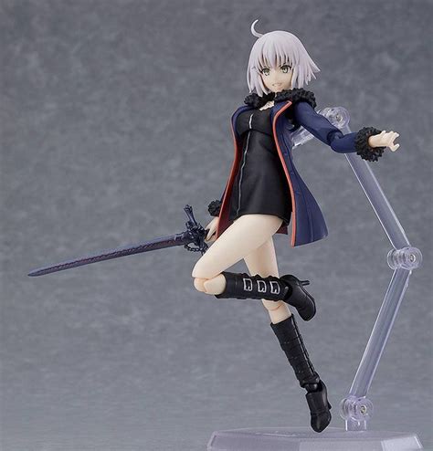 From the popular smartphone game fate/grand order comes a figma of jeanne d'arc (alter) in her outfit from singularity subspecies i: Fate/Grand Order Figma Avenger/Jeanne d'Arc (Alter ...