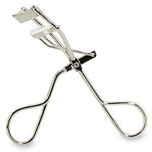 Not all eyelash curlers are created equally, however. Conquering My Fears: The Eyelash Curler - Pieces of a Mom