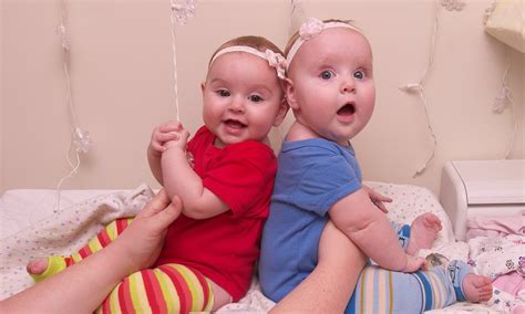 Foto newborn newborn posing newborn twins twin babies newborn session baby twins triplets newborns. Cute Twin Babies Wallpapers - WeNeedFun