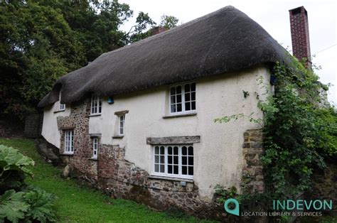 Unique 16th Century Thatched Cottage Ideal Location For Filming In