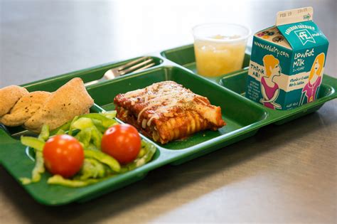 Lasagna Kicks Off New Lunch Feedback Program Des Moines Public Schools