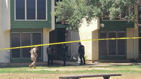 Police Armed Laredo Man Barricaded Himself Inside An Apartment