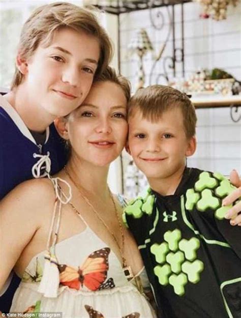 Pregnant Kate Hudson Shares Picture With Sons Ryder And Bingham Daily