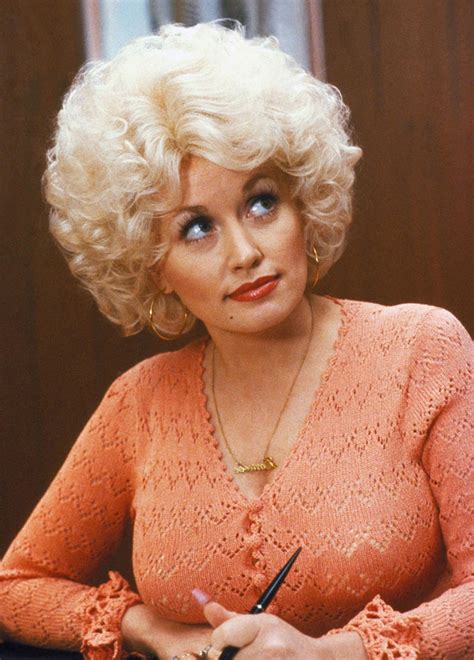 20 beautiful portrait photos of dolly parton in the 1970s ~ vintage everyday