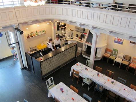 Vi har et nettverk av florister i hele 12 land. VELKOMMEN TIL CAFETEATRET