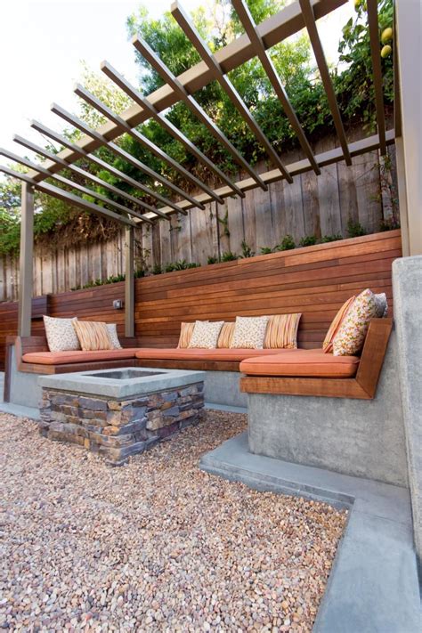 Contemporary Built In Seating With Fire Pit Backyard Seating Area