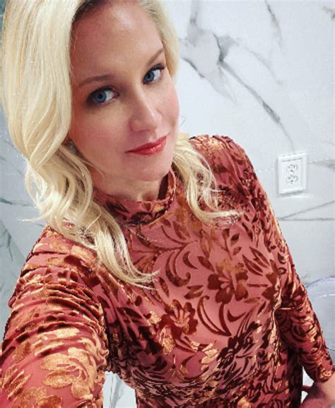 Stephanie Wilkens On Twitter Shameless Saturday Night Bathroom Selfie