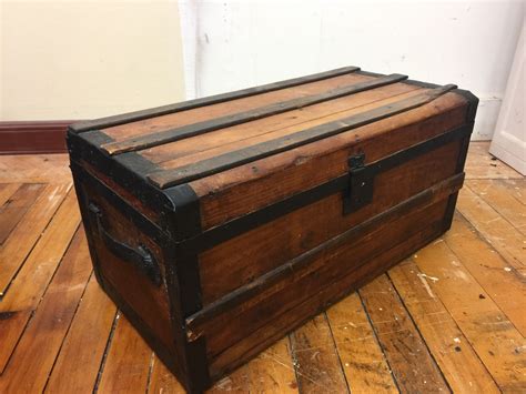 Small Size Antique Trunk Collectors Weekly