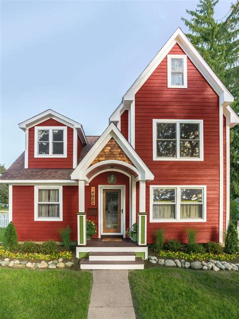 This Red Home In Detroit Michigan Was Painted By Hand Curbappeal