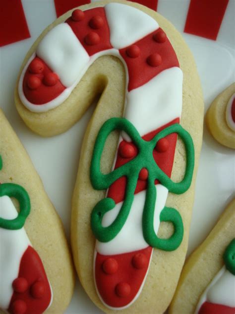 These candy cane sugar cookies are outrageously festive! FLOUR & SUGAR: Christmas Cookies {Reindeer, Trees ...